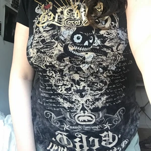 T-Shirt  - säljer denna supercoola T-shirt då den inte kommer till användning. står storlek Xl men skulle säga att den passar från xs-xl beroende på hur man vill att den ska sitta ☺️