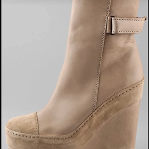 Acne Studios Hero wedges - Stl 39  o fint anv skick! Så snygga! Nypris ca 4000:- säljer pga av fel stl.