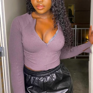 Lila långärmad top  - Använd 2 gånger 