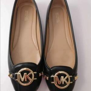 Micheal kors skø.used one time only .almost new .size 39+40 for both