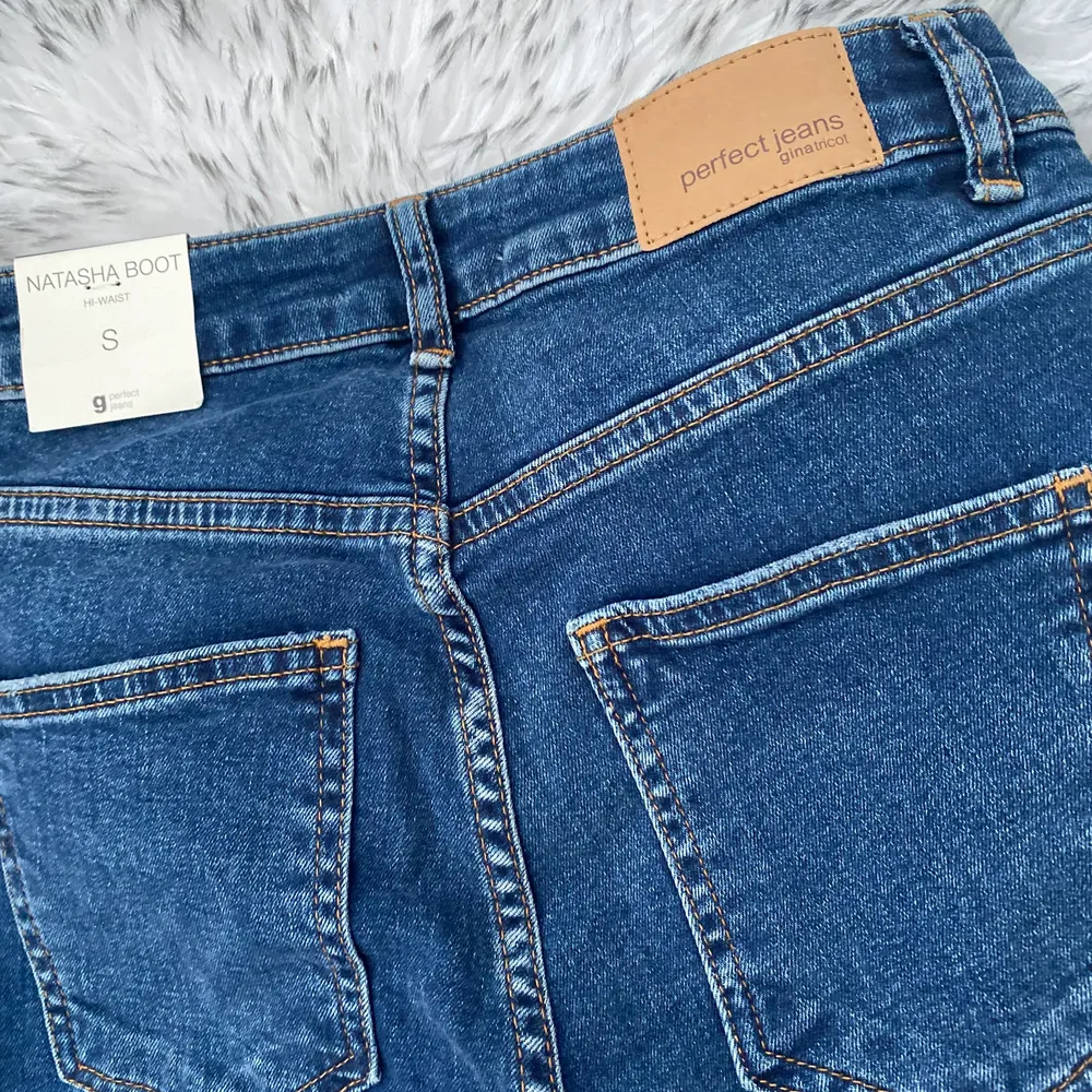 Bootcut jeans från Gina tricot, stl S men passar xs. Helt nya och nypris var 399:-. 145:-🤍. Jeans & Byxor.