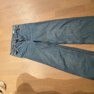 Jätte fina monki jeans - Ett par sjukt snygga blå monki jeans köpta för 400 ❤️
