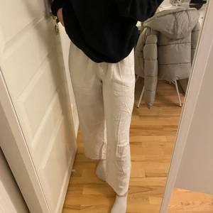 Linnbyxor - Säljer mina linnebyxor då de är förstora för mig. Använda Max 5 gånger så det finns inga fläckar eller hål. 