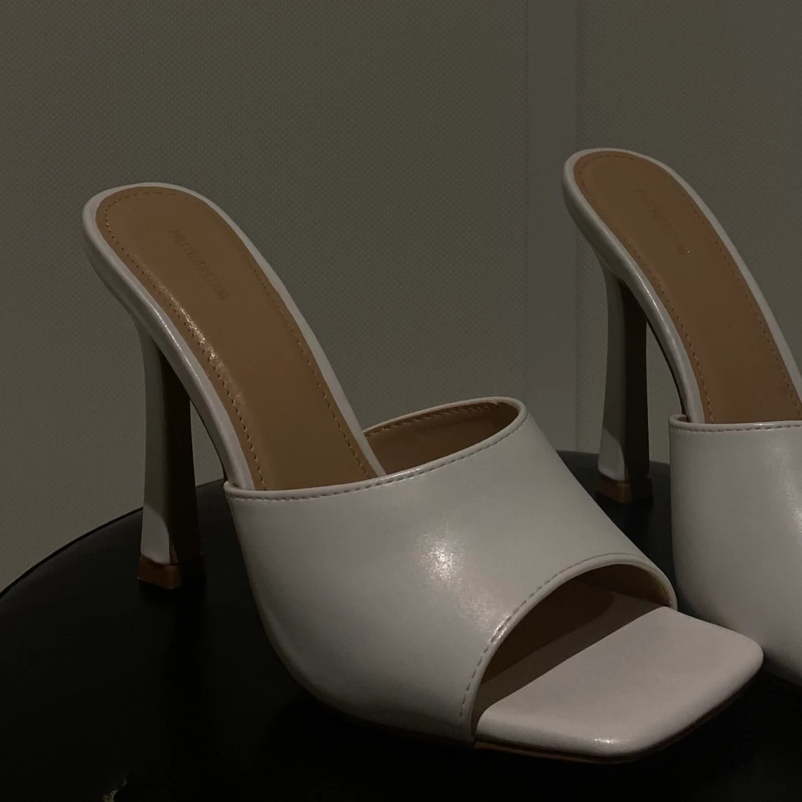 Vita klackar (oanvända) storlek 38 - 91