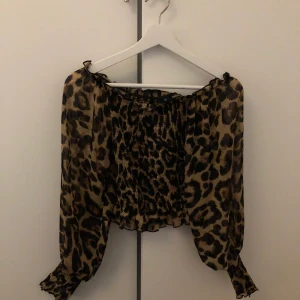 Off shoulder topp - Oanvänd topp från bubbleroom