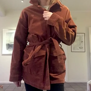 Manchester jacka  - Aldrig använd, lappen kvar. Oversize! Fint skick! Rostfärgad.