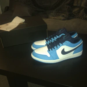 Jordan 1 low ”UNC” - 13us/47.5eu. Bought from footlocker (receipt included)