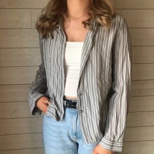 Skjorta - Skjorta Färg: vit/grå Fler bilder? Kontakta oss!