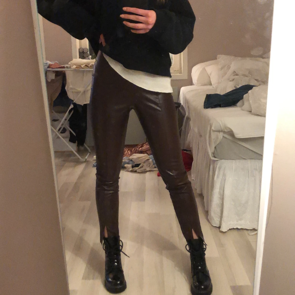 Röda/Bruna fake lack byxor - 90