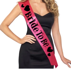 Bride to be band - Möhippa ordensband med texten "Bride To Be". Helt nytt Pris: 30 kr Finns i Mölnlycke. Kan skickas mot fraktkostnad   