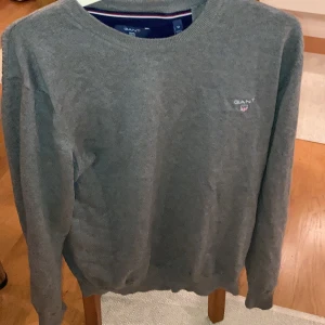 Gant tröja, storlek M - Plagget är i bra skick utan skador eller märken osv. Nypris var 699kr