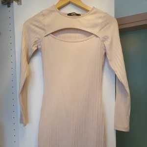 Klänning - Storlek XS. Köparen står för frakten