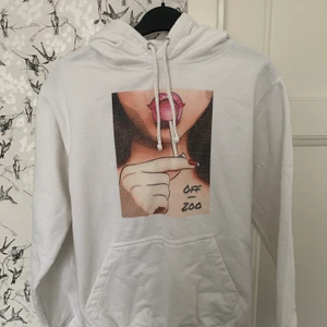 The cool elephant hoodie - Hoodie från the cool elephant i storlek xs, trycket är något urtvättat.