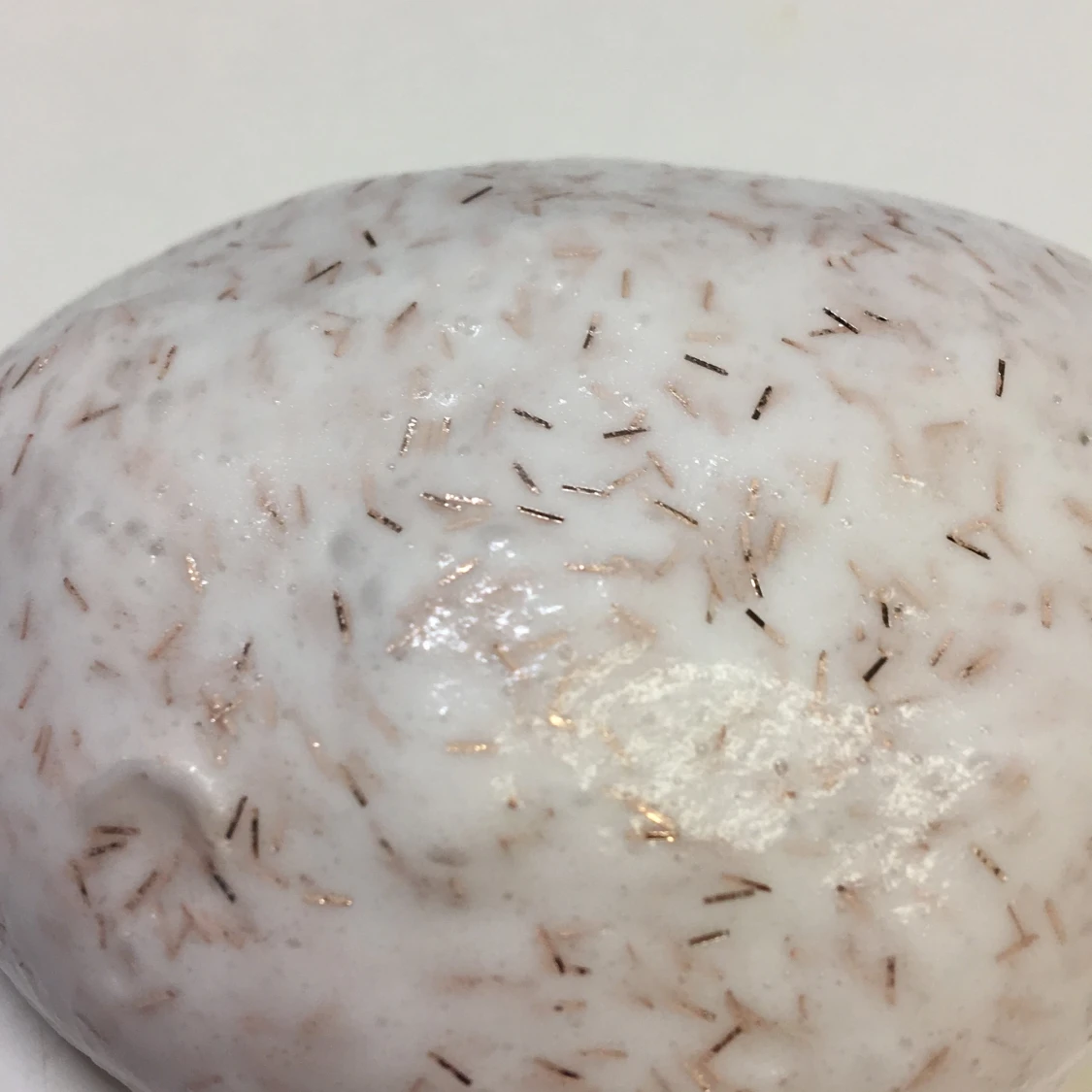 Vitt fluffy slime med rosa glitter i ! - 90