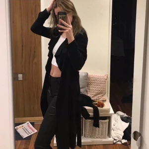 Trenchcoat  - Lång trenchcoat från bikbok❤️ frakt tillkommer 