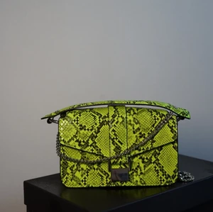 Zara Neon Väska - Skick: 10/10