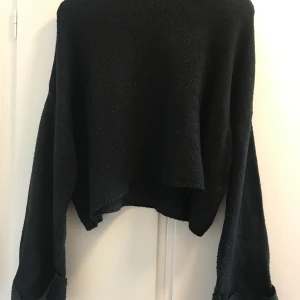 Gina Tricot black high neck jumper - S - Only worn a few times which is why I am selling it. Black, neck holder jumper in S .