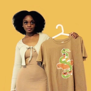 T-shirt - Säljer den här T-shirten jag själv har målat På. Älskar dennnn