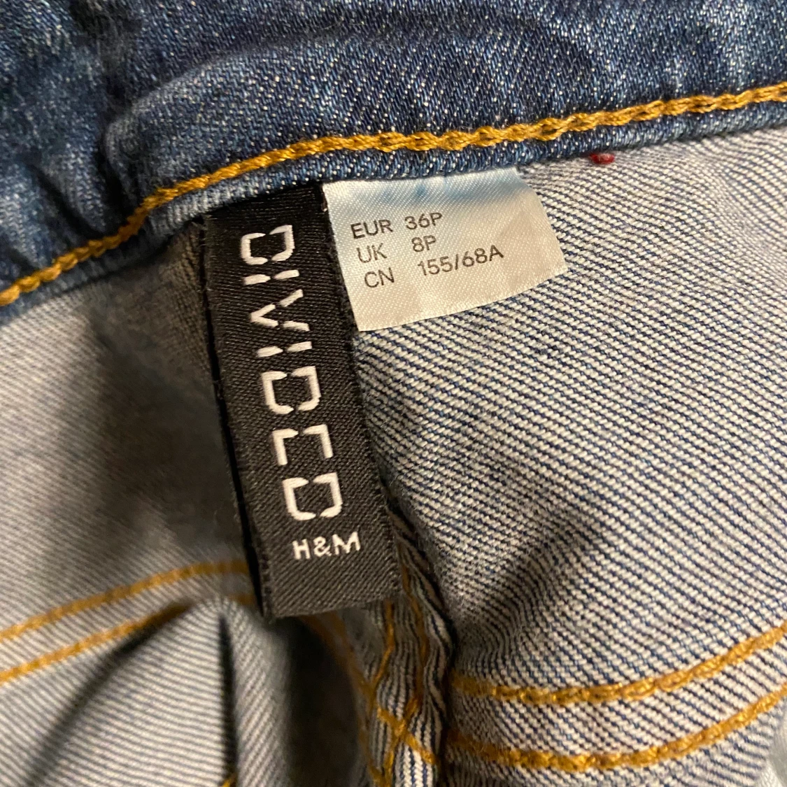 Mom jeans ifrån hm - 91