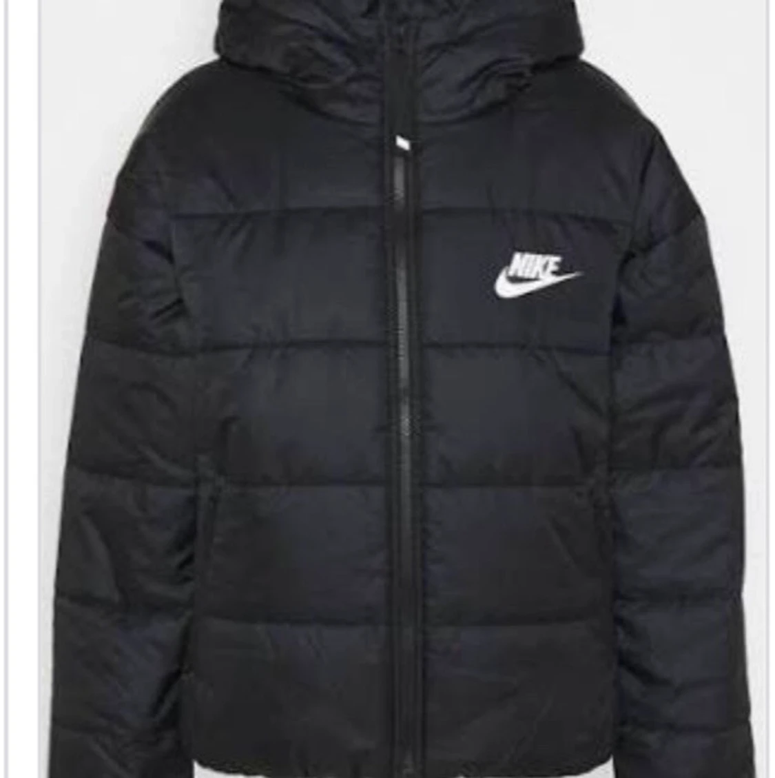 Söker Nike vinterjacka