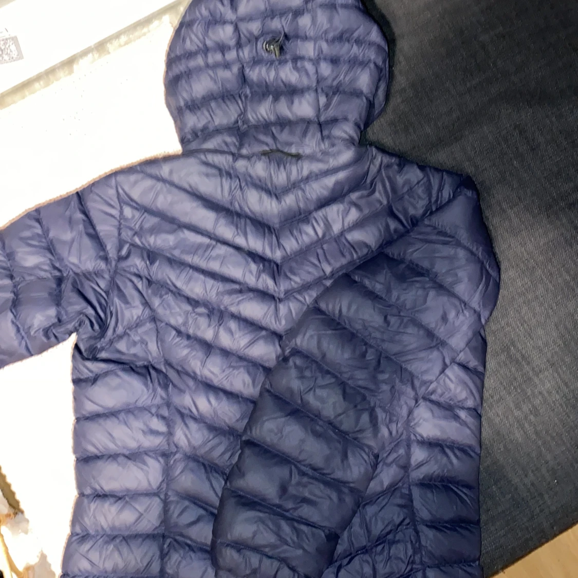 Mörkblå peakperformance jacka  - 90