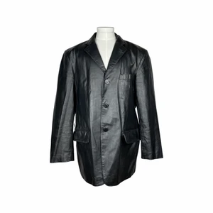 Läderjacka - Klassisk läderjacka. Regular fit. Lång modell.