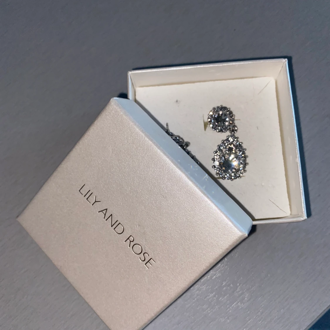 Örhängen Lily and Rose - 90