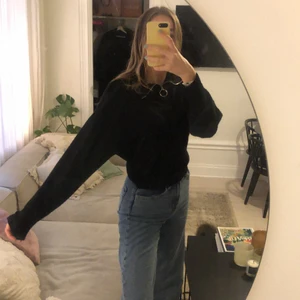 Tröja från H&M - Säljer denna fina mysiga tröja från H&M då den inte kommer till användning. I fint skick.