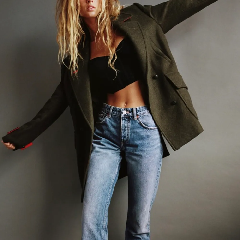 Zara straight jeans🙌 endast använda en gång då dom inte passade mig i längden. . Jeans & Byxor.