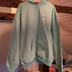 Chrome Hearts matty boy lust hoddie - Chrome Hearts matty boy hoodie. Hoodien är äkta, kvitto kan fotas vid intresse. Nyskick. Priset är diskuterbart. Meetup kan göras vid malmö. Skriv om de är något du undrar!