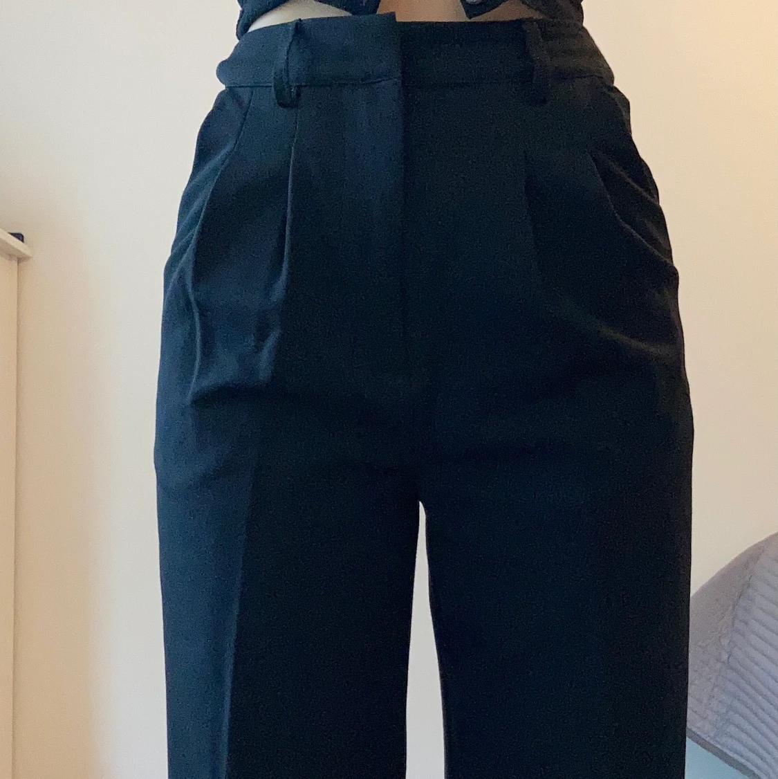 Svarta kostymbyxor  - 91