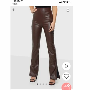 Nelly side cut pants - Helt oanvända, prislapp sitter kvar, säljes pga råkade beställa 2 stycken likadana.❤️💕😍