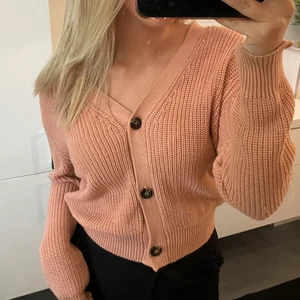 Mysig kofta - Söt ”rosa” kofta från lager 157. Storlek XS❤️‍🔥❤️‍🔥