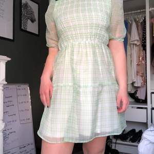 Jättecool klänning från missquided som har fortfarande prislapp på❤️ endast testad💗 frakt är inkl priset