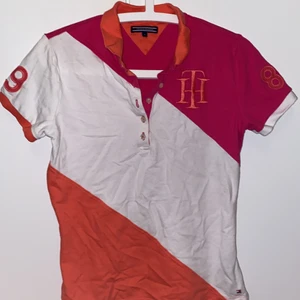 Tommy t-shirts strl:M - Ett jätte fin plagg, jätte billigt och fin!😊