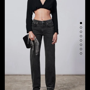 Zara midwaist jeans byte  - Har de här skitsnygga midwaist mörk gråa jeans från ZARA men råkade beställa storlek 40 men skulle egentligen velat ha 38, så om det är nån som vill byta 💓💓