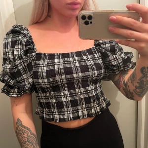 Festlig T-shirt  - Endast använd 2 gånger 