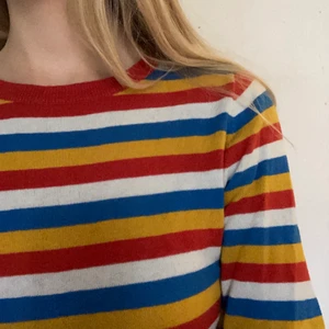 Färgglad randig tröja - Jättefin tröja från Monki ca 2016! Nästan oanvänd !