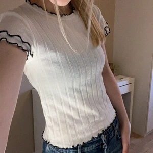 Söt t-skirt  - Från zara använd en gång, som ny