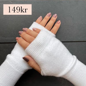 Torgvantar  - Vita torgvantar från vårt UF-företag Heia UF! Går att beställa här eller via vår Instagram: @heiauf. Kontakta oss gärna för mer info💓