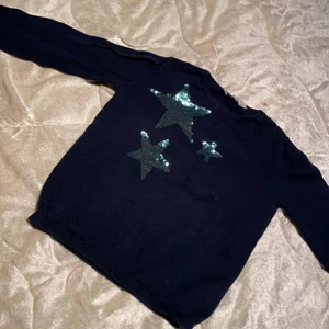 Tröja  - Den är ganska gammal men många kan tycka om sånt men den har sjänor som kan ändra färg 