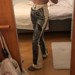 Weekday jeans  - Använt dessa kanske 2-3 gånger sen hamnade de tyvärr i botten av garderoben:/.  Storlek 25.💕💕💕