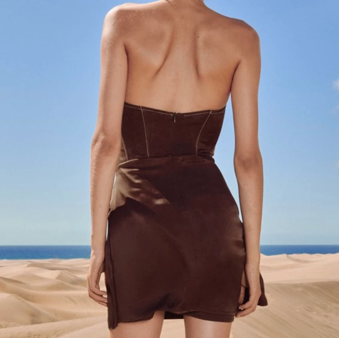 Draperad brun klänning - 91