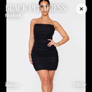 Shape black mesh Corset dress från PLL ❤️🔥super snygg klänning som jag endast använt en gång under några timmar 🥰storleken är UK Size 10 men den passar mig som är normalt sätt strl 38. 