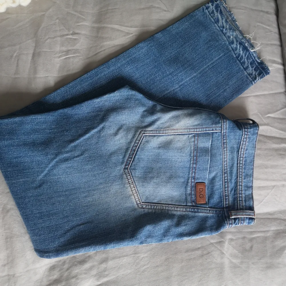 Jätte snygga loose jeans.. Jätte bra skick och självklart äkta. Jeans & Byxor.