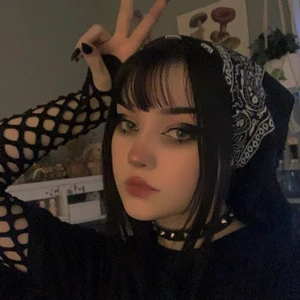 Choker med nitar 🖤 - Cool choker med nitar, använder den inte längre. Går att justera! 