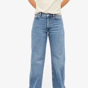 yoko monki jeans - Jeans från monki modell Yoko. Använda Max 5gr pga köpte för stor storlek