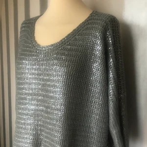 Grå/silver stickat tröja S/M - Stickat tröja i mycket fint skick 
