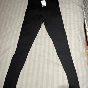 Ribbade leggins - Sköna oanvända ribbade leggins. 🖤