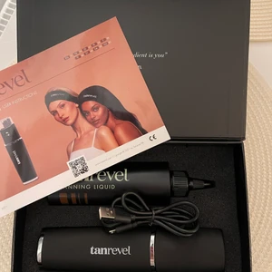 Tanrevel PRO - Säljer min Tanrevel PRO (endast testad 1 gång), pga att jag har en liten sen innan och tycker inte det var sån stor skillnad på resultatet som jag hade hoppats. NYPRIS: 1 300KR 💙 Köparen står för frakten💗